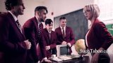 Öğretmen Ve Öğrenciler Sınıfta Grup Sikişti